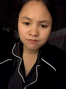 Snapshot of NhuFox chatting on 11/01/25, 01:13 NhuFox online show from 11/01/25, 01:13