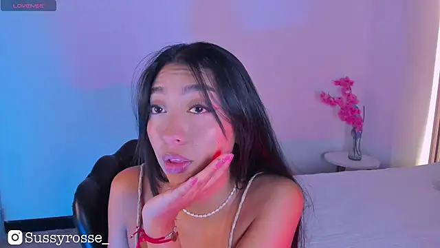 Snapshot of Sussyrosse_ chatting on 10/05/25, 02:10 Sussyrosse online show from 10/05/25, 02:10