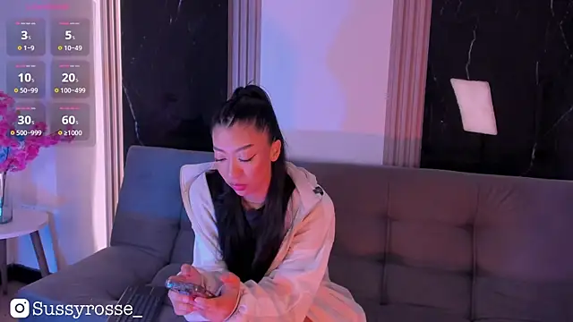 Snapshot of Sussyrosse_ chatting on 01/09/26, 10:33 Sussyrosse online show from 01/09/26, 10:33