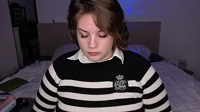 MaeNoir online show from 10/10/25, 06:51