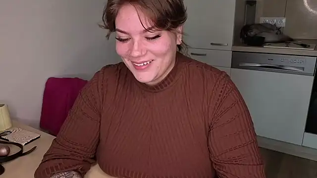 MaeNoir online show from 10/22/25, 02:17