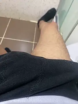 Snapshot of BatchedTracer chatting on 02/14/26, 11:45 BatchedTracer online show from 02/14/26, 11:45