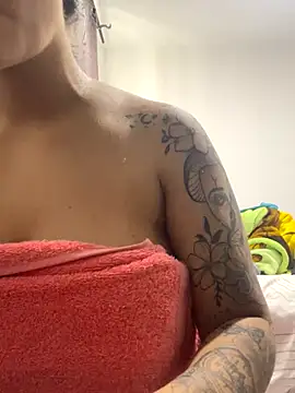 AmyMartinelli online show from 10/23/25, 09:02