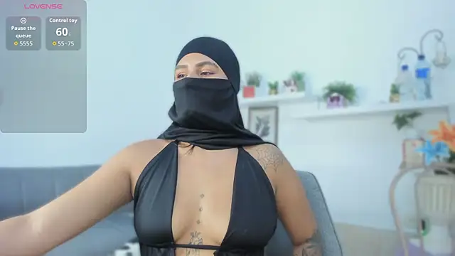 Snapshot of zali_mahamed chatting on 11/17/25, 08:58 zali mahamed online show from 11/17/25, 08:58