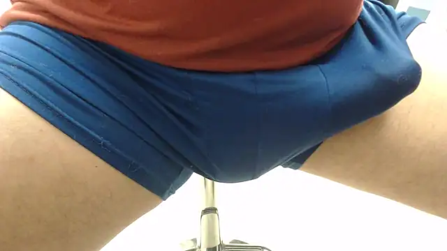 Snapshot of johnny_soles chatting on 12/02/25, 05:52 johnny soles online show from 12/02/25, 05:52