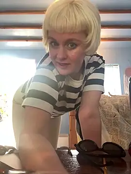 lilybloomfield online show from 04/26/26, 07:55