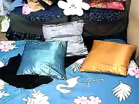 Snapshot of xxhottinybabe chatting on 11/07/25, 04:12 xxhottinybabe online show from 11/07/25, 04:12