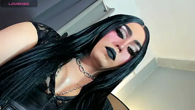 Snapshot of MagnaCumLoader17 chatting on 10/08/25, 08:39 MagnaCumLoader17 online show from 10/08/25, 08:39