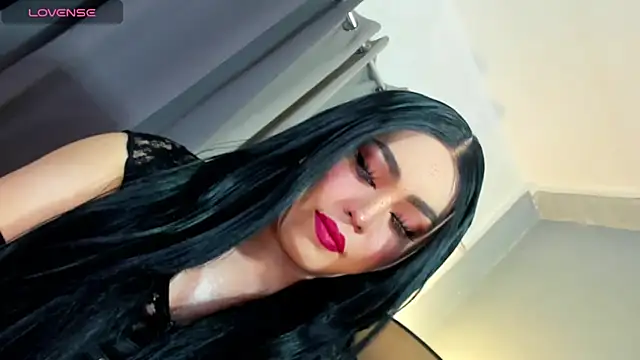 Snapshot of MagnaCumLoader17 chatting on 10/15/25, 10:21 MagnaCumLoader17 online show from 10/15/25, 10:21