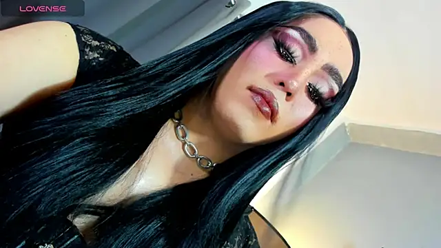 Snapshot of MagnaCumLoader17 chatting on 10/27/25, 11:41 MagnaCumLoader17 online show from 10/27/25, 11:41