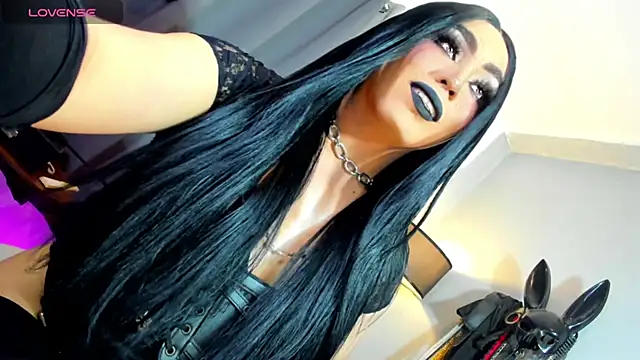 Snapshot of MagnaCumLoader17 chatting on 10/28/25, 11:18 MagnaCumLoader17 online show from 10/28/25, 11:18