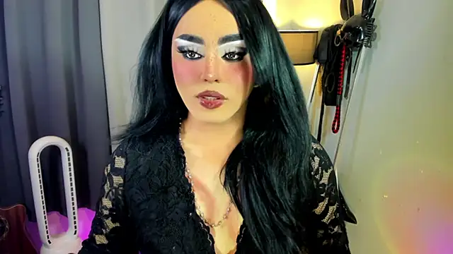 Snapshot of MagnaCumLoader17 chatting on 11/20/25, 03:07 MagnaCumLoader17 online show from 11/20/25, 03:07