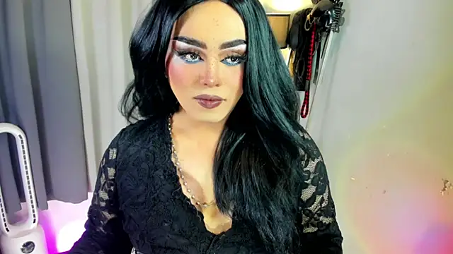 Snapshot of MagnaCumLoader17 chatting on 11/24/25, 11:37 MagnaCumLoader17 online show from 11/24/25, 11:37