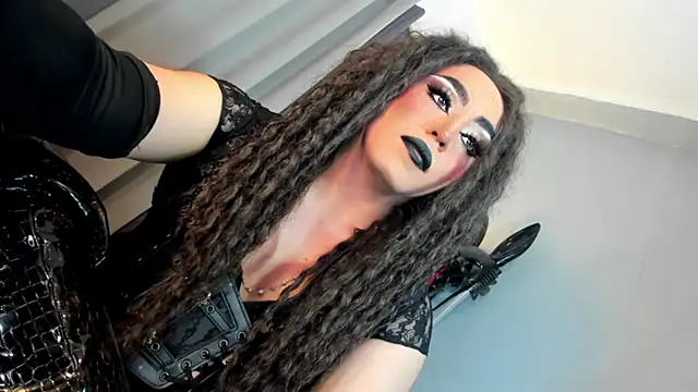 Snapshot of MagnaCumLoader17 chatting on 11/28/25, 10:56 MagnaCumLoader17 online show from 11/28/25, 10:56