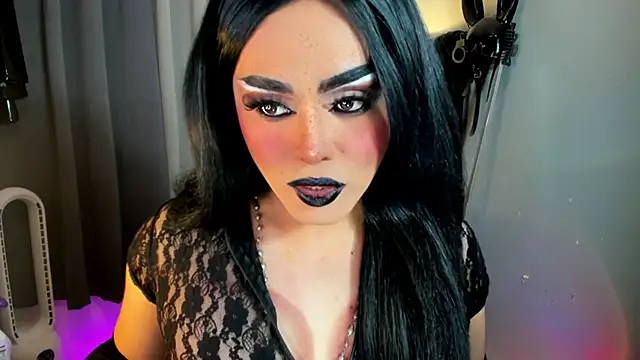 Snapshot of MagnaCumLoader17 chatting on 12/14/25, 01:11 MagnaCumLoader17 online show from 12/14/25, 01:11