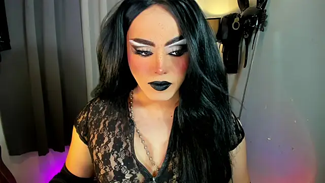 Snapshot of MagnaCumLoader17 chatting on 12/18/25, 02:28 MagnaCumLoader17 online show from 12/18/25, 02:28