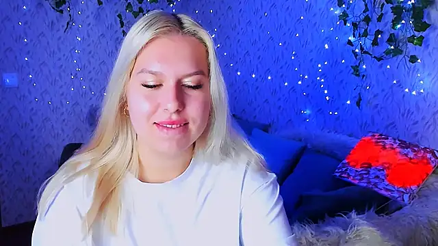 ChloeRicc online show from 10/09/25, 12:47