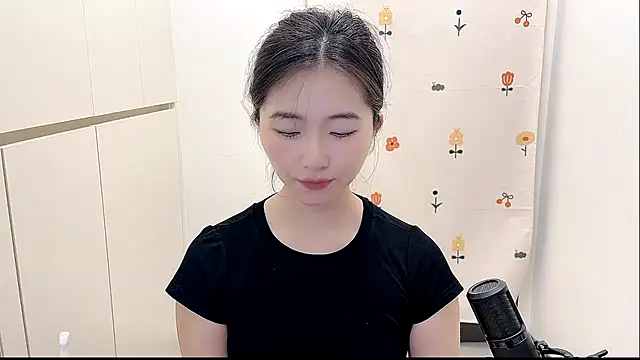 Rosalind xixi online show from 10/06/25, 07:17