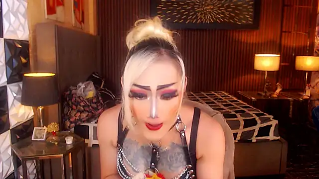 Snapshot of HorseCockDivine chatting on 04/29/26, 10:41 HorseCockDivine online show from 04/29/26, 10:41