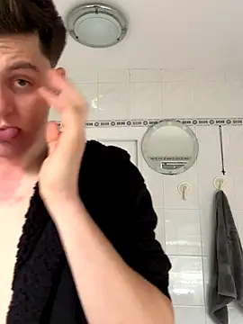 AmMadness online show from 12/17/25, 01:06