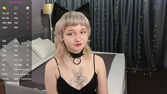 Tori Cutie online show from 11/19/25, 12:10