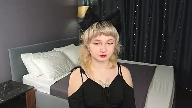 Tori Cutie online show from 11/27/25, 12:02