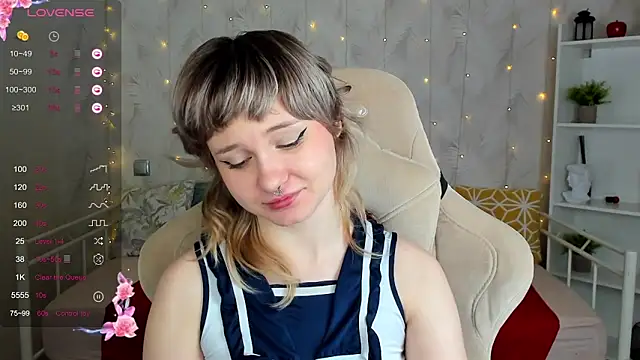 Tori Cutie online show from 03/08/26, 02:04