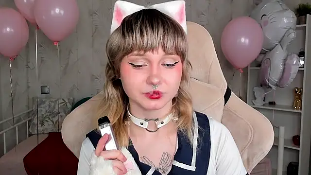 Tori Cutie online show from 04/02/26, 12:08