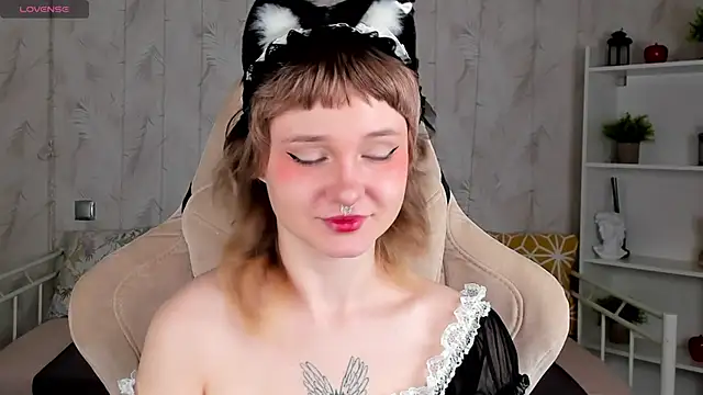 Tori Cutie online show from 04/15/26, 12:06