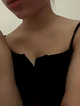 Snapshot of Nguyenha11 chatting on 10/06/25, 08:23 Nguyenha11 online show from 10/06/25, 08:23