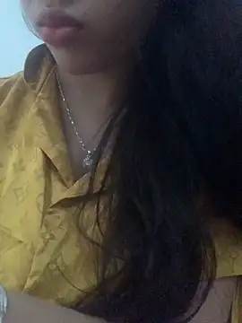 Nguyenha11 online show from 11/12/25, 08:59