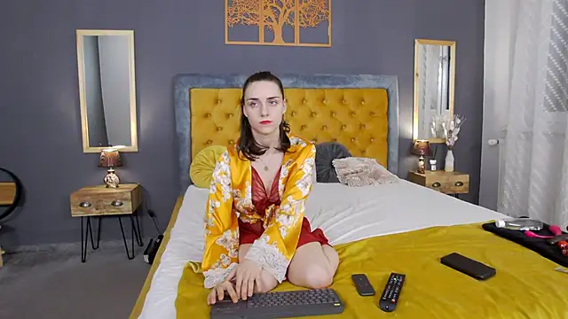 Jessica White  online show from 10/21/25, 03:51