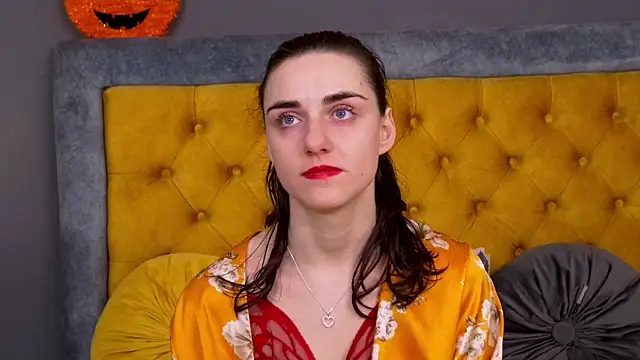 Jessica White  online show from 12/23/25, 04:43