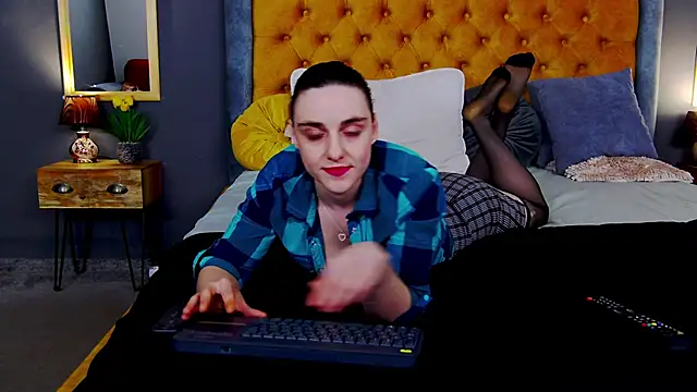 Jessica White  online show from 04/23/26, 03:41