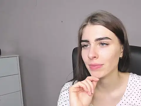 Snapshot of dreamPIA chatting on 09/22/25, 01:35 dreamPIA online show from 09/22/25, 01:35