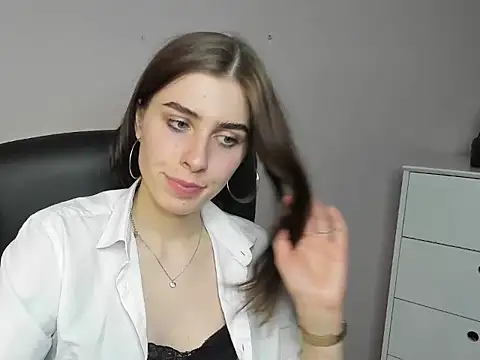 Snapshot of dreamPIA chatting on 10/21/25, 01:45 dreamPIA online show from 10/21/25, 01:45