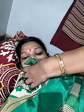 Snapshot of sutari84 chatting on 09/30/25, 03:06 sutari84 online show from 09/30/25, 03:06