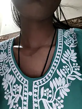 Snapshot of Indian-Aleena chatting on 05/06/26, 07:30 Indian-Aleena online show from 05/06/26, 07:30