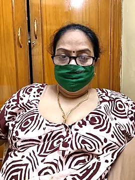 Snapshot of heera-rani chatting on 05/03/26, 12:55 heera-rani online show from 05/03/26, 12:55