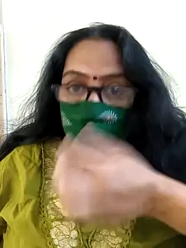 Snapshot of heera-rani chatting on 05/11/26, 05:24 heera-rani online show from 05/11/26, 05:24