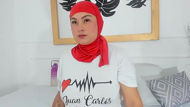 azaharaaa  online show from 10/25/25, 11:40