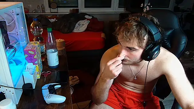 Snapshot of Rudi2007Eye chatting on 09/28/25, 07:08 Rudi2007Eye online show from 09/28/25, 07:08