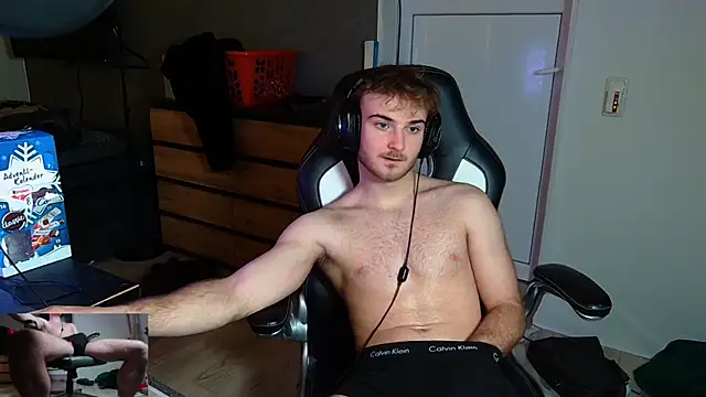 Snapshot of Rudi2007Eye chatting on 12/13/25, 08:47 Rudi2007Eye online show from 12/13/25, 08:47