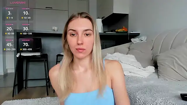 Sunny Rina  online show from 04/11/26, 07:13