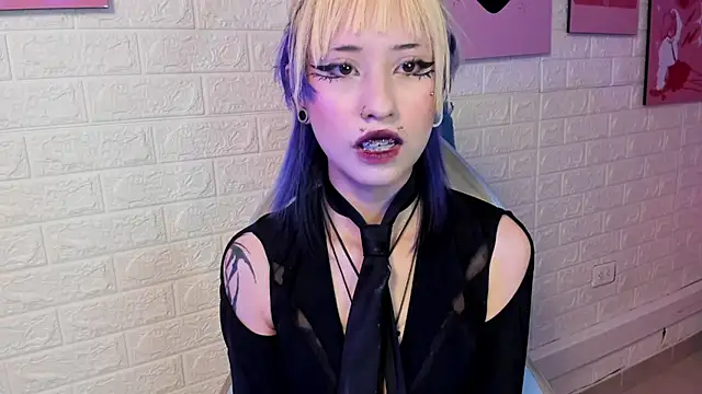 Hannahpage online show from 11/21/25, 12:37