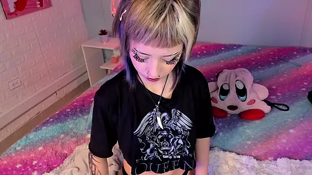 Hannahpage online show from 12/01/25, 12:10