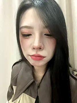yuanyuanzi99 online show from 10/17/25, 12:30