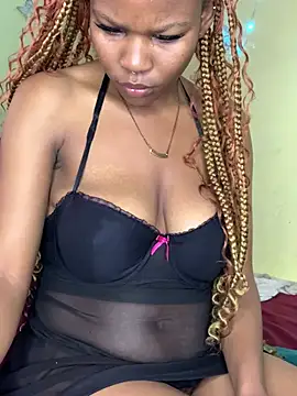 Snapshot of Seductive_Yellow_Titties chatting on 05/17/26, 01:29 Seductive Yellow Titties online show from 05/17/26, 01:29