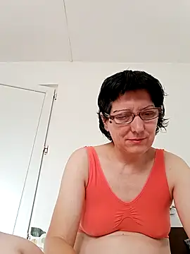 Vera Elle online show from 11/26/25, 07:20