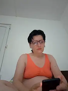 Vera Elle online show from 05/19/26, 03:24